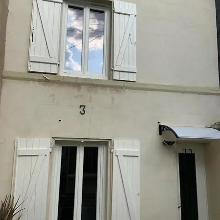 L'escapade : Maison Centre-ville Avec Cour * Saumur